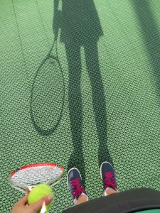 Since it's difficult to take a picture of yourself playing tennis, I opted for a shadow selfie.